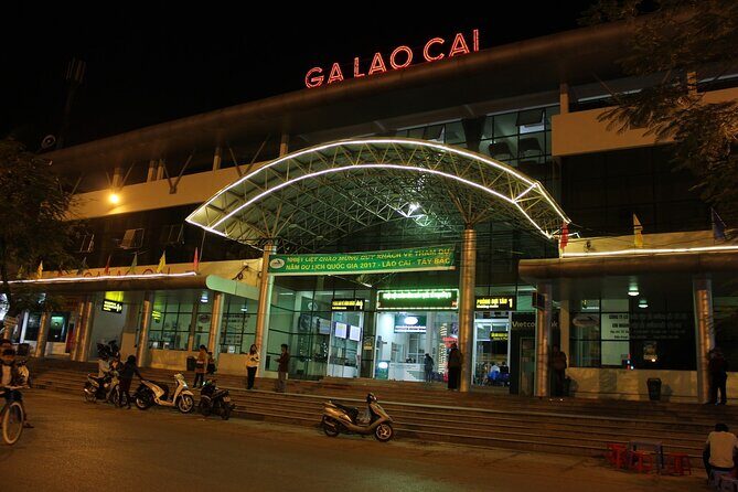 Sapa Hanoi Overnight Train - Shared 4 Berth Cabins - What to Expect During the Journey