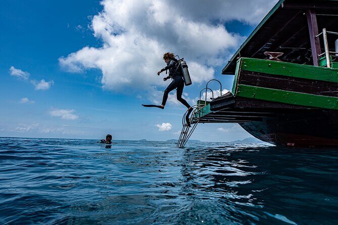 Scuba Diving Tour in Cham Island for certified divers or Beginners - Detailed Breakdown of the Itinerary