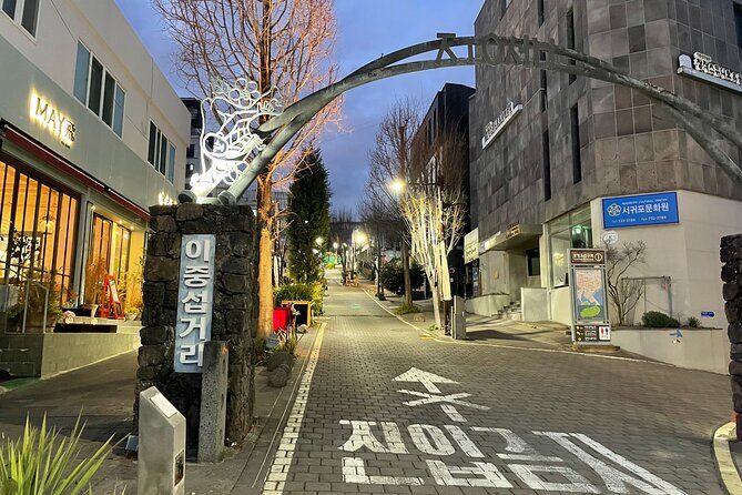 Seogwipo(The southern city of Jeju)City Walking Tours with Sunset - Iconic Bridges and Island Walks