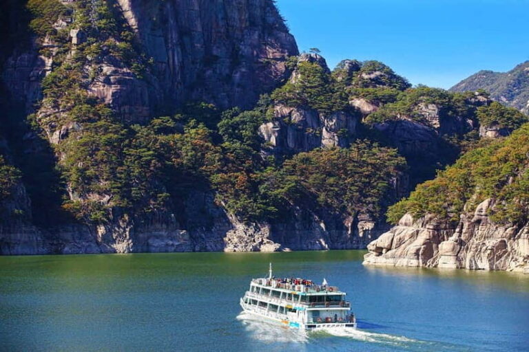 Seoul: Chungju Cruise, Cable Car & Cave Kayak Adventure Tour - The Hidden Gem: Hwalok Cave & Kayak Adventure