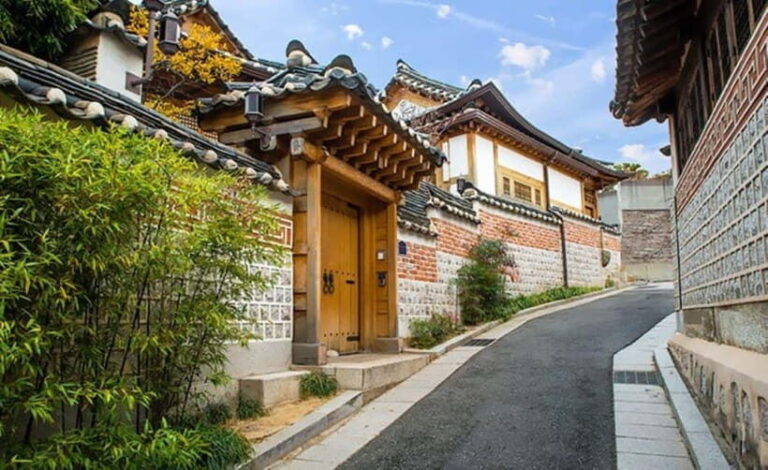 Seoul: Gyeongbokgung, Lotte Tower & Gangnam Trendy Day Tour - Practical Details: What’s Included and What’s Not