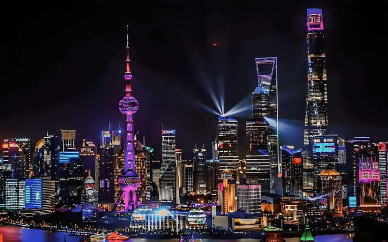Shanghai Night River Cruise VIP Seat with Authentic Dinner - Why This Tour Offers Good Value