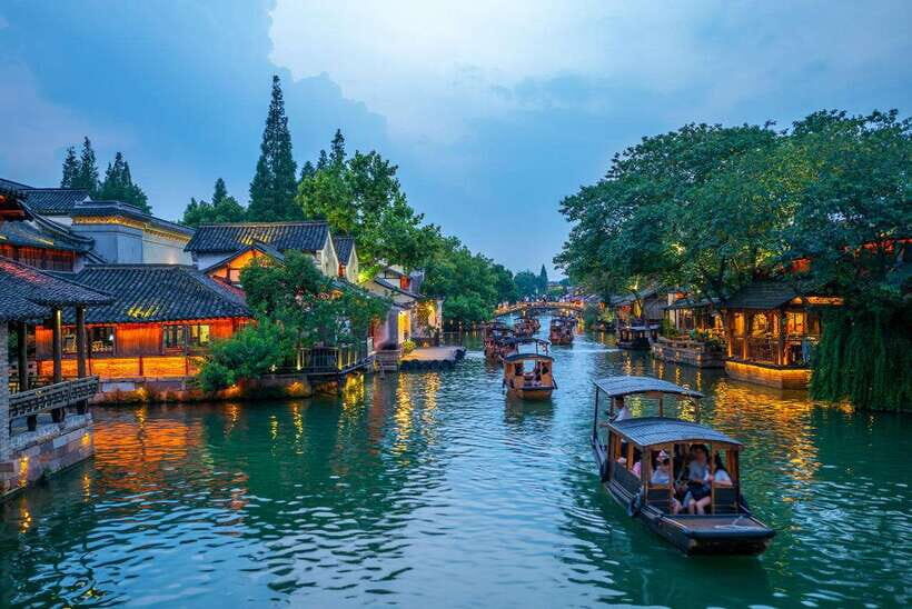 Shanghai: Private Shanghai & Zhujiajiao Tour with Lunch - Exploring Zhujiajiao: The Water Town Charm