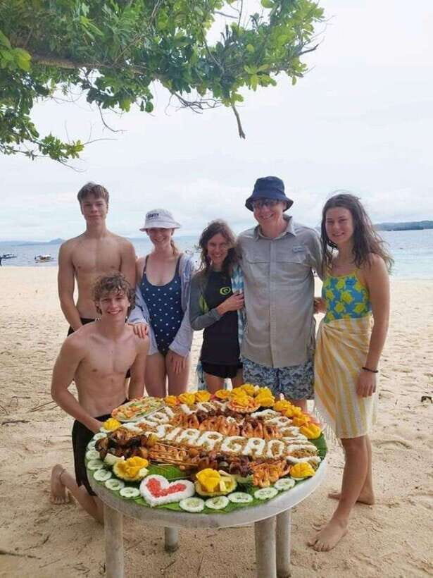 Siargao:Tri Island Hopping Naked Island, Daku, Guyam w/Lunch - What Makes This Tour a Great Value?