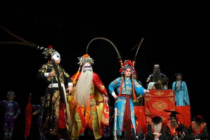 Sichuan Opera with face-changing at Jinjiang historic theater - The Performance Venue: Jinjiang Theater in Chengdu