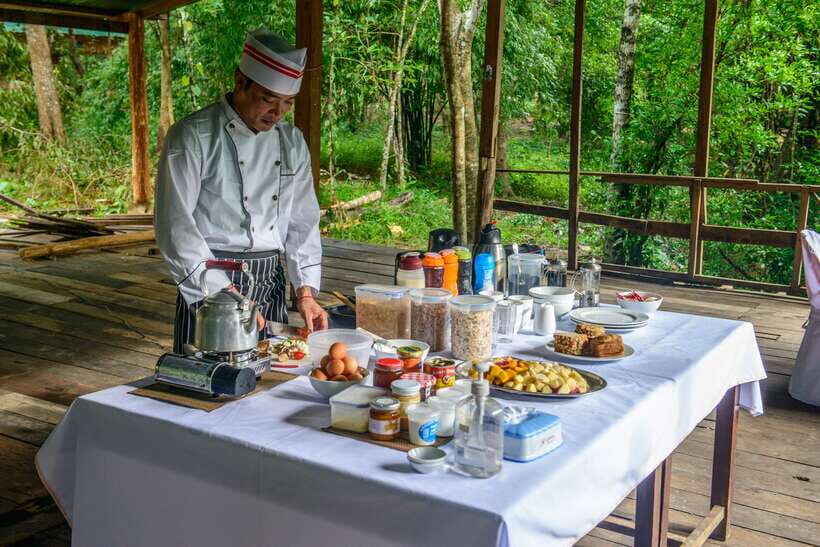 Siem Reap: Angkor Sunrise Bike Tour with Breakfast and Lunch - Deep Dive into the Itinerary