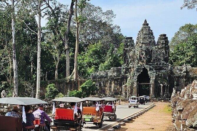 Siem Reap Private Full Day Angkor Wat Tour with Sunset or Sunrise - Exploring the Temples of Angkor: A Detailed Look