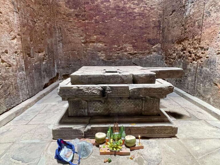 Siem Reap to Explore Sambor Prey Kuk: Hidden Treasures - The Charm of Spean Barbtis