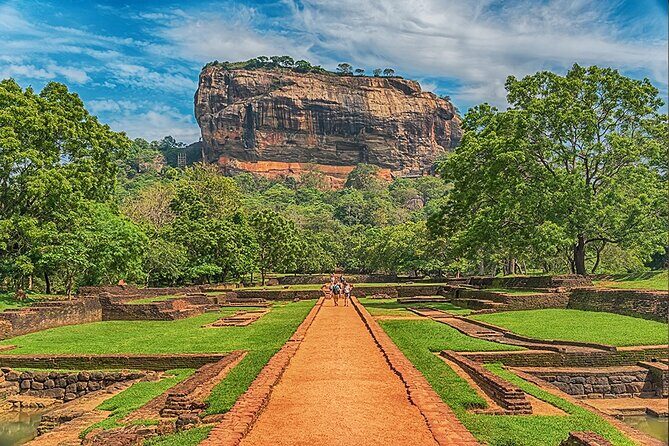 Sigiriya Rock and Village Experience from Colombo,Negombo or Kandy - Village Life and Local Crafts at Hiriwadunna