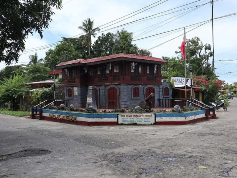 Silay City: Heritage Tour with Lunch and The Ruins - Exploring the Landmarks: Mini Ruins and Beyond