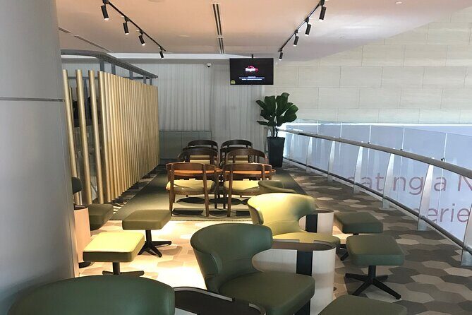 Singapore Changi Airport BLOSSOM - SATS & Plaza Premium Lounge at Terminal 4 - Booking and Pricing