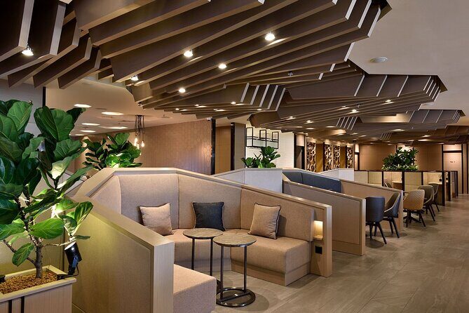 Singapore Changi Airport Plaza Premium Lounge at Terminal 1 - The Review Spectrum: What Travelers Say