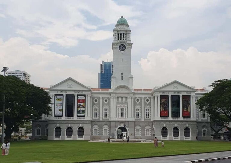 Singapore: Walking City Tour with Local Tourist Guide - In The Sum Up