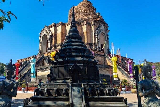 Small Group Tour Chiang Mai Old City Temples & Meet Local Monk - Personal Interaction with the Monks