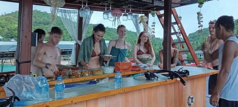 Snorkeling Tour with meals and BBQs - Cocktail - Sunset - Discovering Koh Tao with Coco Tip Adventures