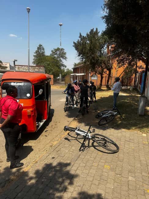 Soweto Tuk-Tuk Food & Beer Tour - Transport & Group Size