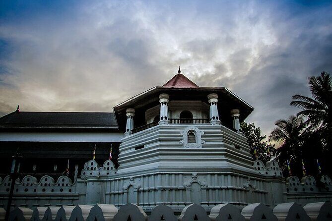 Sri Lanka Multi Day Car Hire with English Speaking Driver-Guide - FAQ
