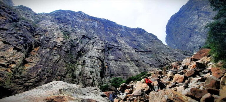 STELLENBOSCH : DWARSRIVIER DUIWELS KLOOF HIKE - Why This Hike is a Smart Choice