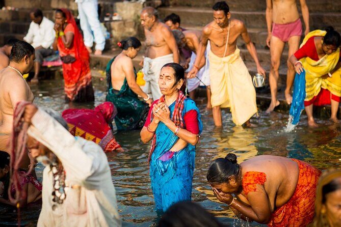 Sunrise & Morning Down Town, Walking Tour. Daily Tour - Setting the Scene: Dasaswamedh Ghat at Dawn