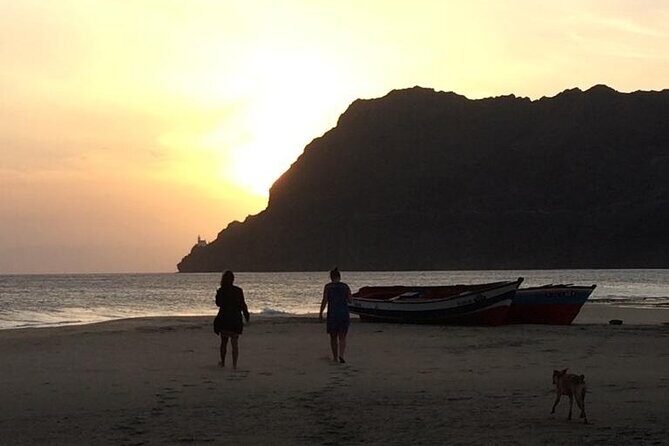 Sunset Hike to Lighthouse, Dona Amélia, São Vicente, 2h - Who Would Enjoy This Experience?