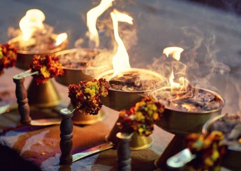 Sunset in Varanasi Tour with a local with free Ganga Aarti - The Guides and Their Stories
