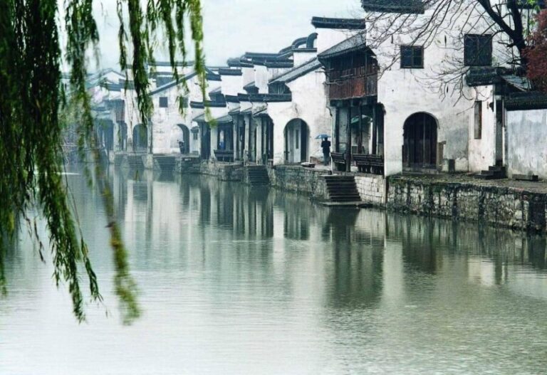 Suzhou: Gardens and Tongli or Zhouzhuang Water Town - The Sum Up