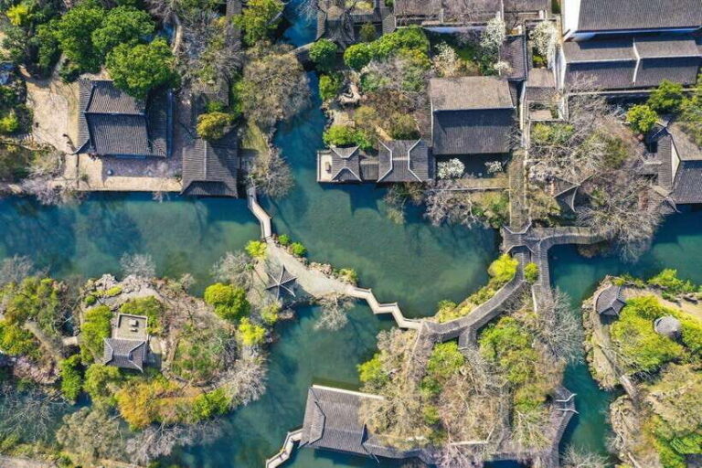Suzhou:Humble Administrator's Garden Ticket for Adult - The Garden’s Layout and Main Attractions