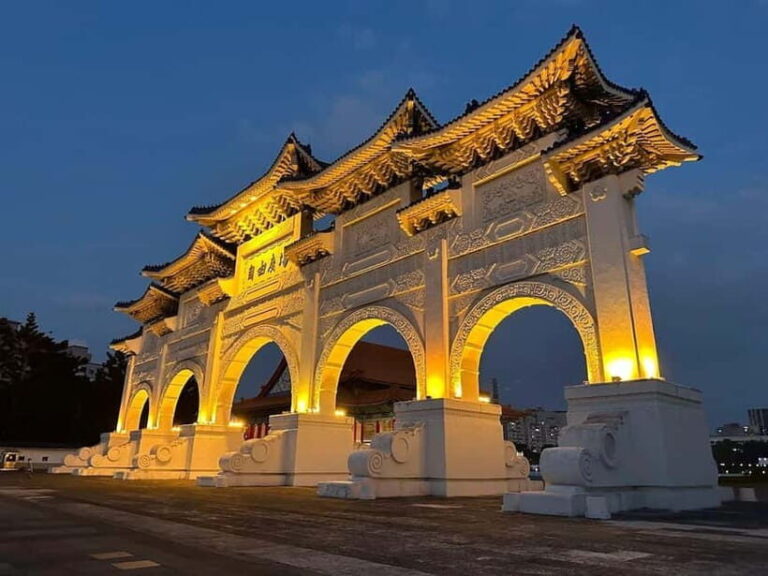 Taipei: Full or Half Day Sightseeing Tour with 101 Taipei - The Value of This Tour