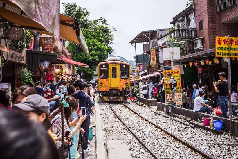 Taipei: Jiufen Night View and Shifen Day Tour - Who Should Consider This Tour?