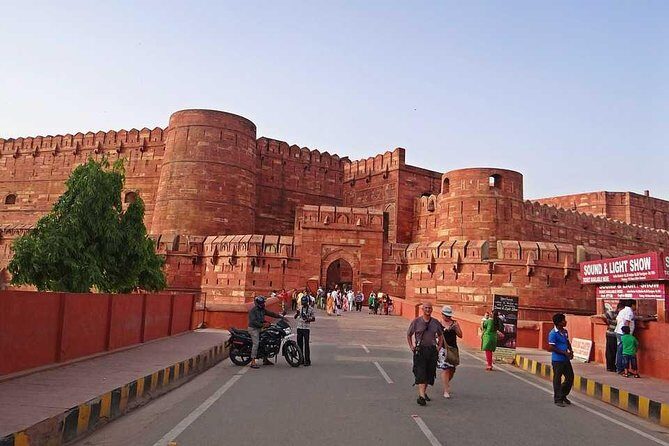Taj Mahal Private Tour from Delhi - Visiting the Taj Mahal