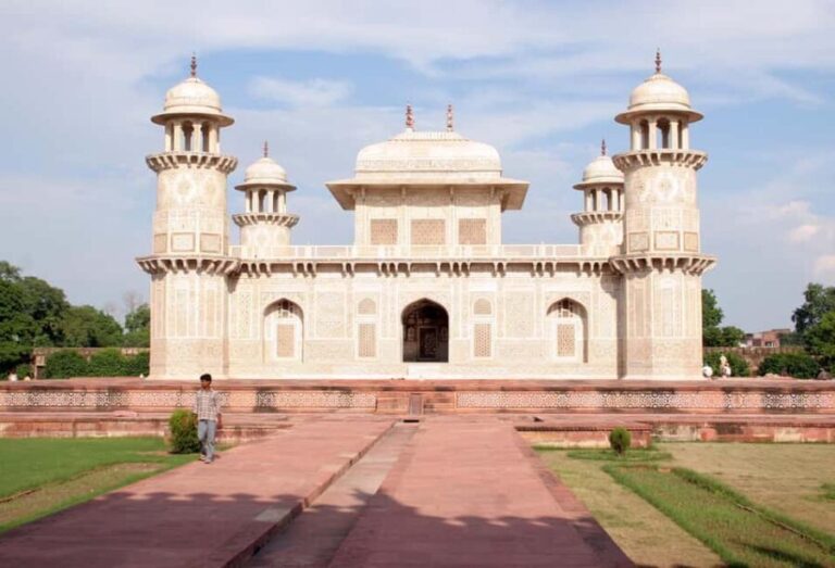 Taj Mahal Sharing Group Tour From Delhi Sat & Sunday Only - Overview: A Day of Iconic Monuments and Cultural Discoveries