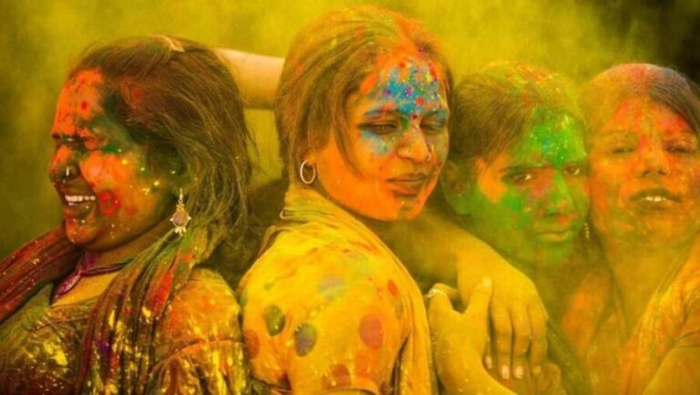 Taj Mahal Shines: Sunlight, Moonlight, and Holi Joy. - What Travelers Can Expect