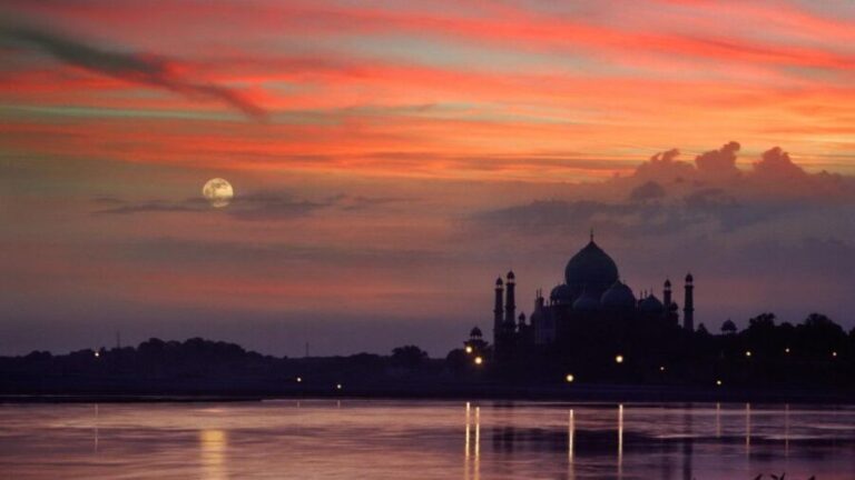 Taj Mahal Sunset Tour By Tuk Tuk with Private Guide - What’s Included and What’s Not