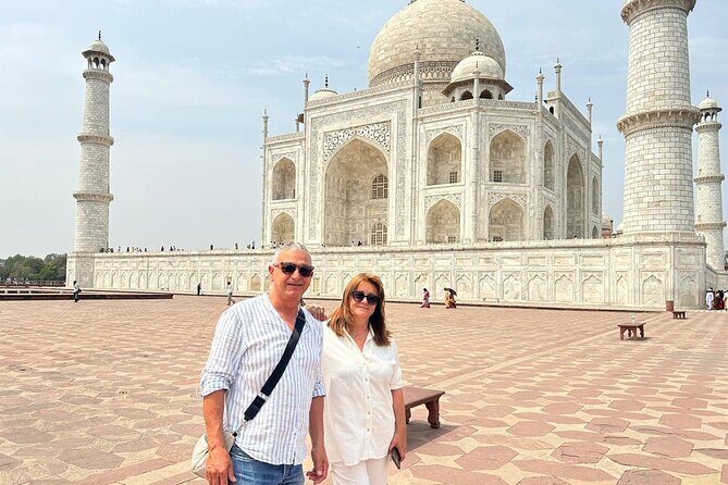 Taj Mahal Tour from Delhi by AC Car with 5 Star Meal - Exploring Agra Fort: A Fortress of Imperial Grandeur