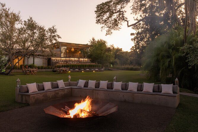 The Eatery Potjie Dinner Experience in Victoria Falls - Timing, Group Size, and Practicalities