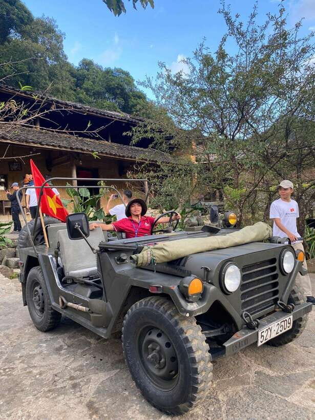 The Ha Giang Jeep Tour 4D/3N - Day 1: Mountain Passes and Waterfalls