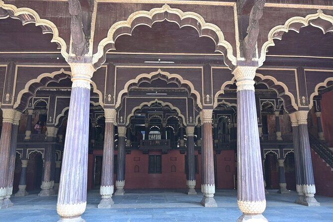 Tipu Palace + Koté Vishnu + Fort + KR Market + Jain Temple = Bengaluru Pété Walk - What Past Travelers Say