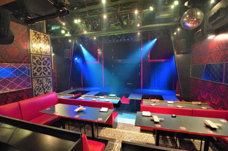 Tokyo GINZA: KONPARU Japanese Cabaret Show with Drink - Who Should Consider This Experience?