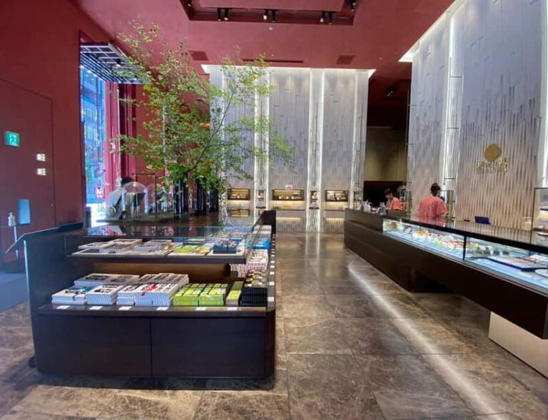 Tokyo: Ginza Second-Hand Luxury Shop & Shiseido Museum Tour - Practical Details and What to Expect