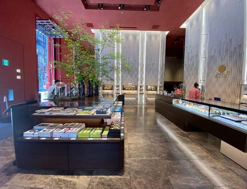 Tokyo: Ginza Second-Hand Luxury Shop & Shiseido Museum Tour - Practical Details and What to Expect