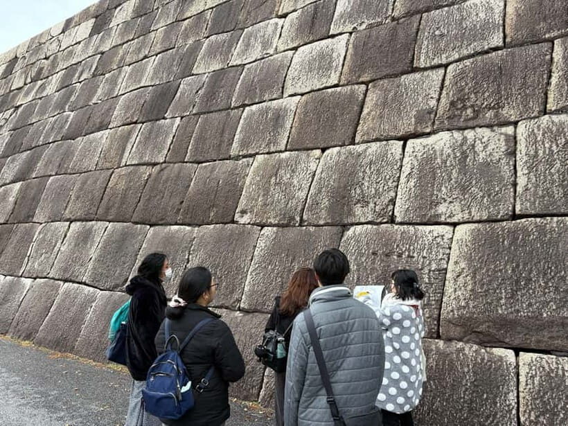 Tokyo: Imperial Palace with Nostalgic Alley Kagurazaka tour - What Makes This Tour Special?