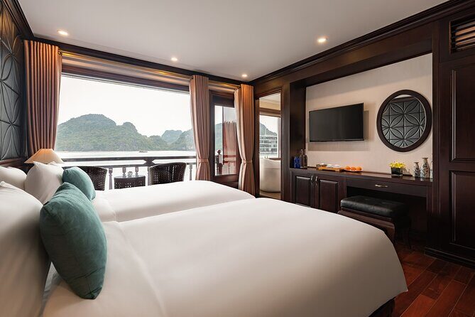 TOP TIER: 3 DAYS/2 NIGHTS tours- LIKE ABOSS on beautiful cruises - Day 3: Wrapping Up with Cave Visits and Return to Hanoi