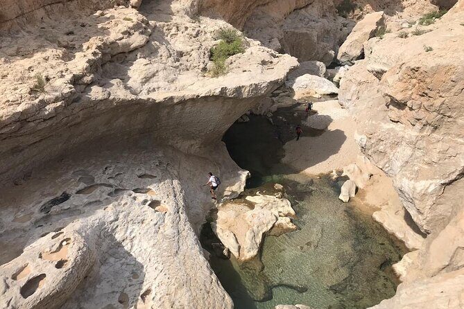 Tour Jawahir 2 Days-1 Night In Wahiba Sands, Oman Tours Package - Day Two: Coastal Charm and Cultural Insights
