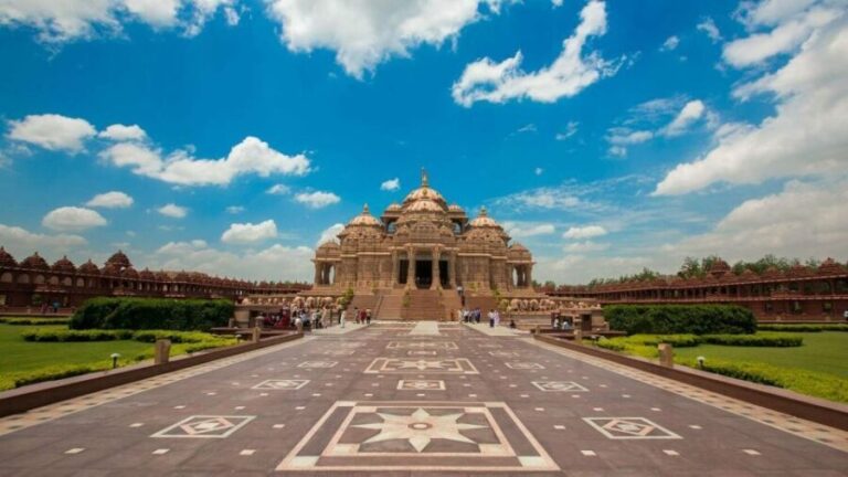 Tour To Swaminarayan Akshardham Guide & Delhi Transfers - A Closer Look at What to Expect