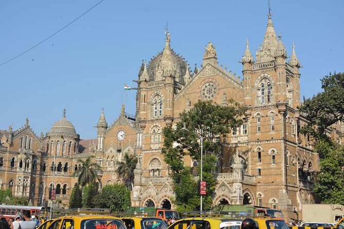 Two Days Mumbai Tour Package : City + Slum + Elephanta + Market - What Makes This Tour Stand Out?
