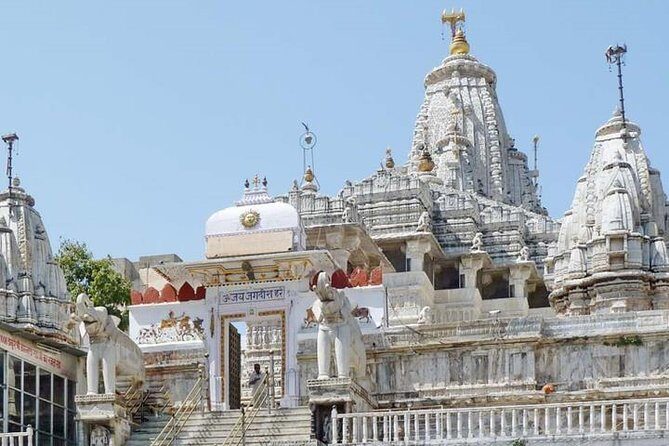 Udaipur City Tour With Kumbhalgarh Fort & Ranakpur Jain Temple Tour In 2 Days - Day Two: Beyond Udaipur — Kumbhalgarh Fort & Ranakpur Jain Temple