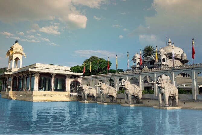 Udaipur in Full Day Sightseeing 8+places with Entrances fees - Practical Considerations and Value