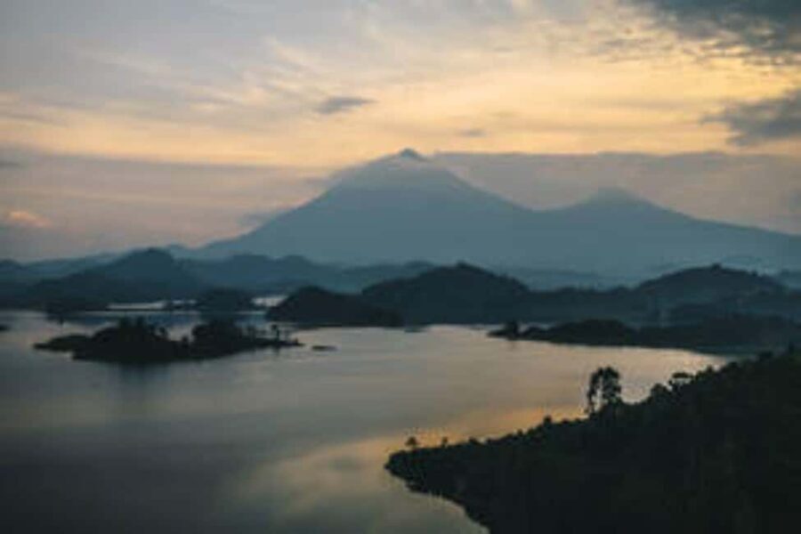 Uganda: 5-Day Holiday to Uganda - Gorilla Trekking - Starting Point: From Entebbe to Queen Elizabeth National Park