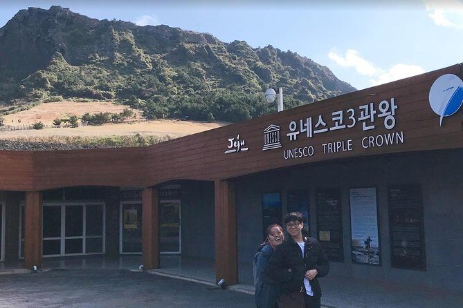 UNESCO Jeju Full Day Tour Package By Taxi - Relaxing at Woljeongri Beach: Tranquility and Beauty