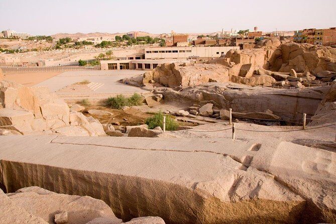 Valley Of The Kings, Hatshepsut Temple,Colossi of Memnon of Luxor - The Colossi of Memnon: Guardians of the Past